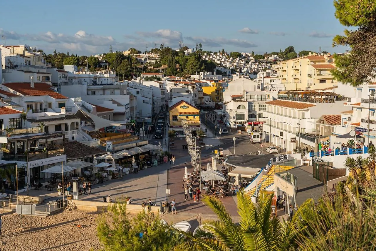 Carvoeiro Roof Top Apartment, Next To The Beach! location