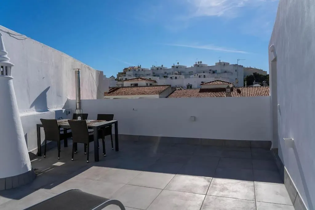 Carvoeiro Roof Top Apartment, Next To The Beach! 0*, Carvoeiro (Lagoa)